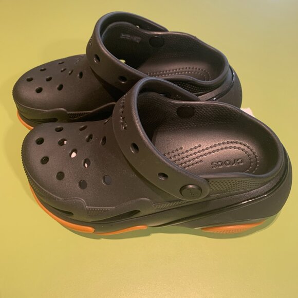 Crocs Bubble Crush Clogs - Women's Size 6 NEW - Picture 2 of 8